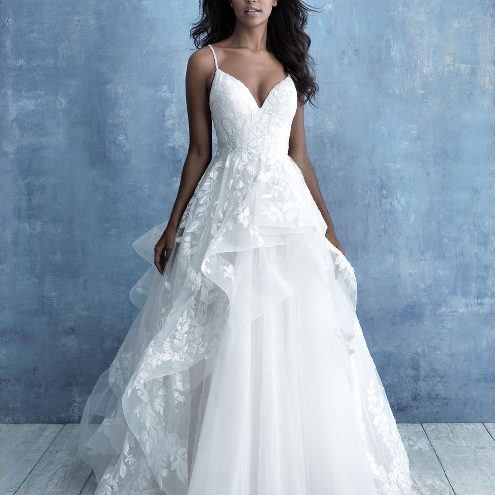 Allure 9721 size 14 Ballgown Elegant Lace Gown